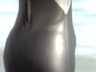Candid Video From Beach With Girl In Tight Spandex Costume 03d