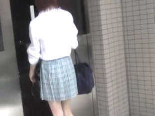 Skirt sharking experience of some careless pretty Japanese sweetie