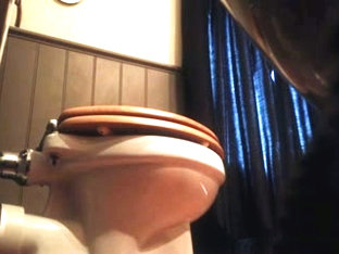 Spycam Girlfriends Mum Toilet 2