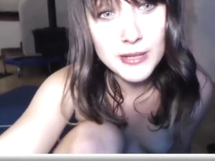 Zooey Looking Camgirl Sillyness And Pole