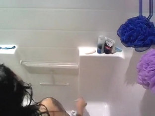 Ruby_renegade Fucks Herself In The Shower
