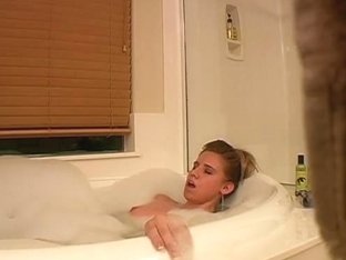 Nice Passionate Masturbation In The Bathtub
