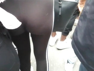 Candid Curvyy College Girl Pawgg In Leggings!!