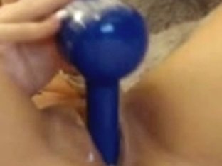Teenie Play With Her Wet Clit On Webcam